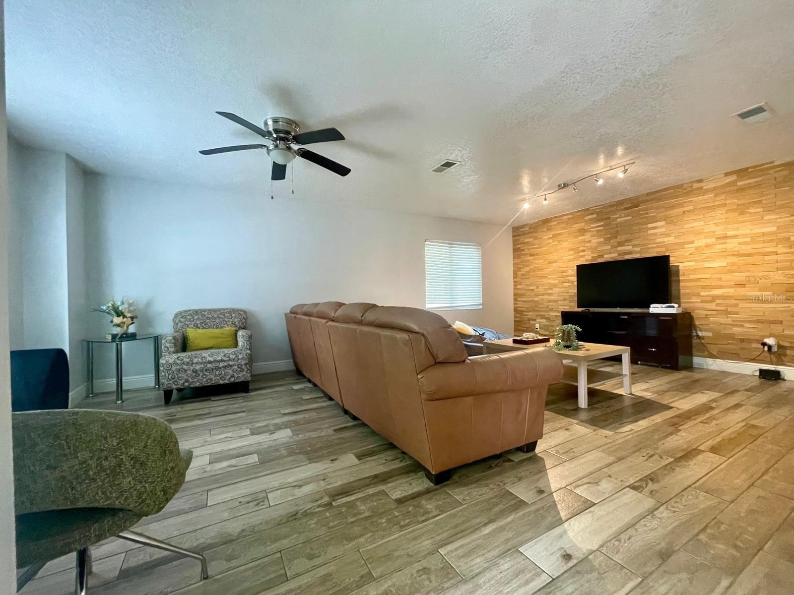 1044 Nin St Property Photo 7