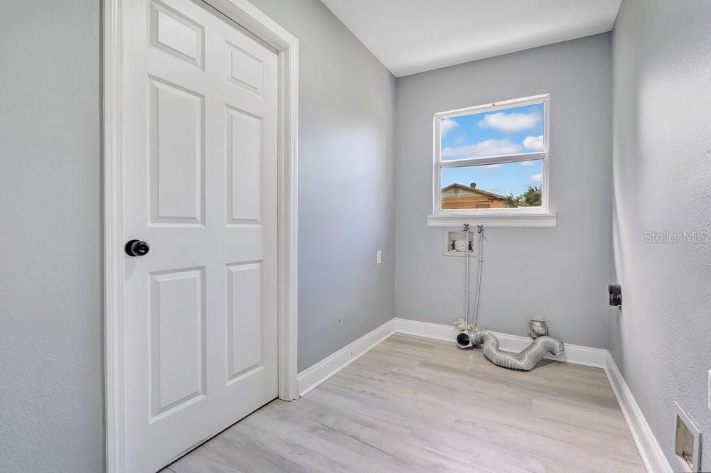 334 Mandrake St Property Photo 14