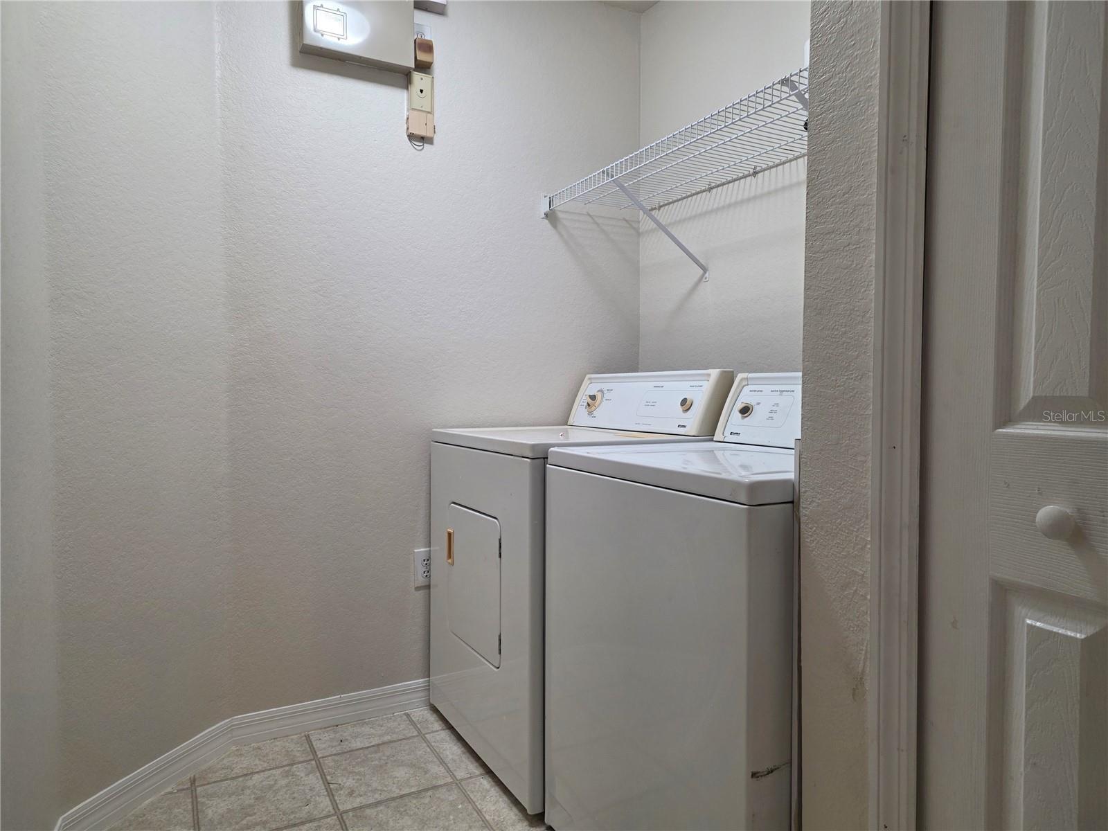 5447 Vineland Rd #1210 Property Photo 8