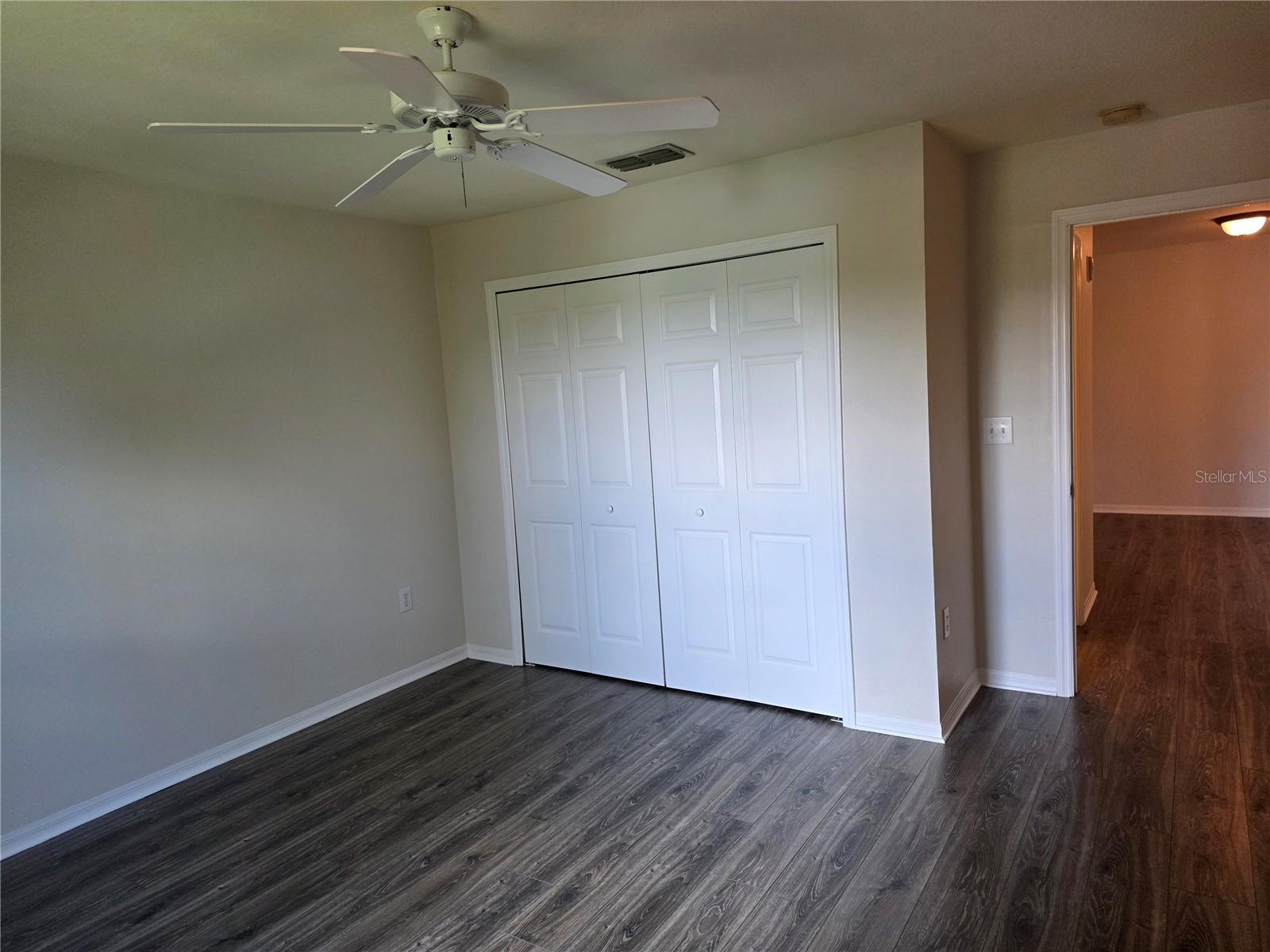 5447 Vineland Rd #1210 Property Photo 22