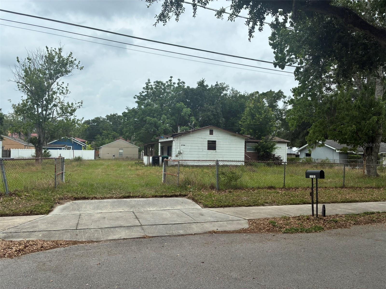 2726 S Brown Ave Property Photo 1