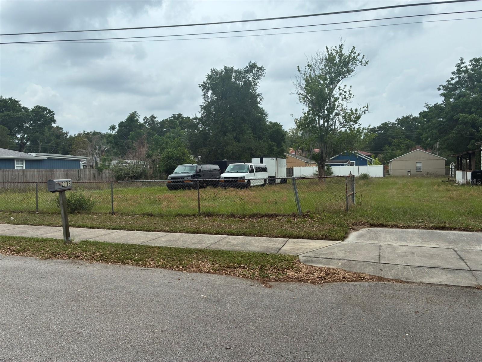 2726 S Brown Ave Property Photo 2