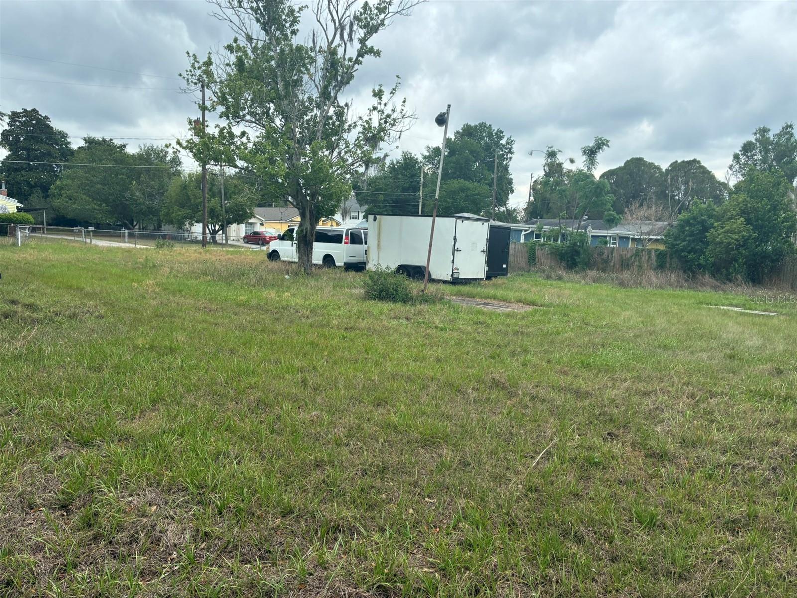 2726 S Brown Ave Property Photo 3