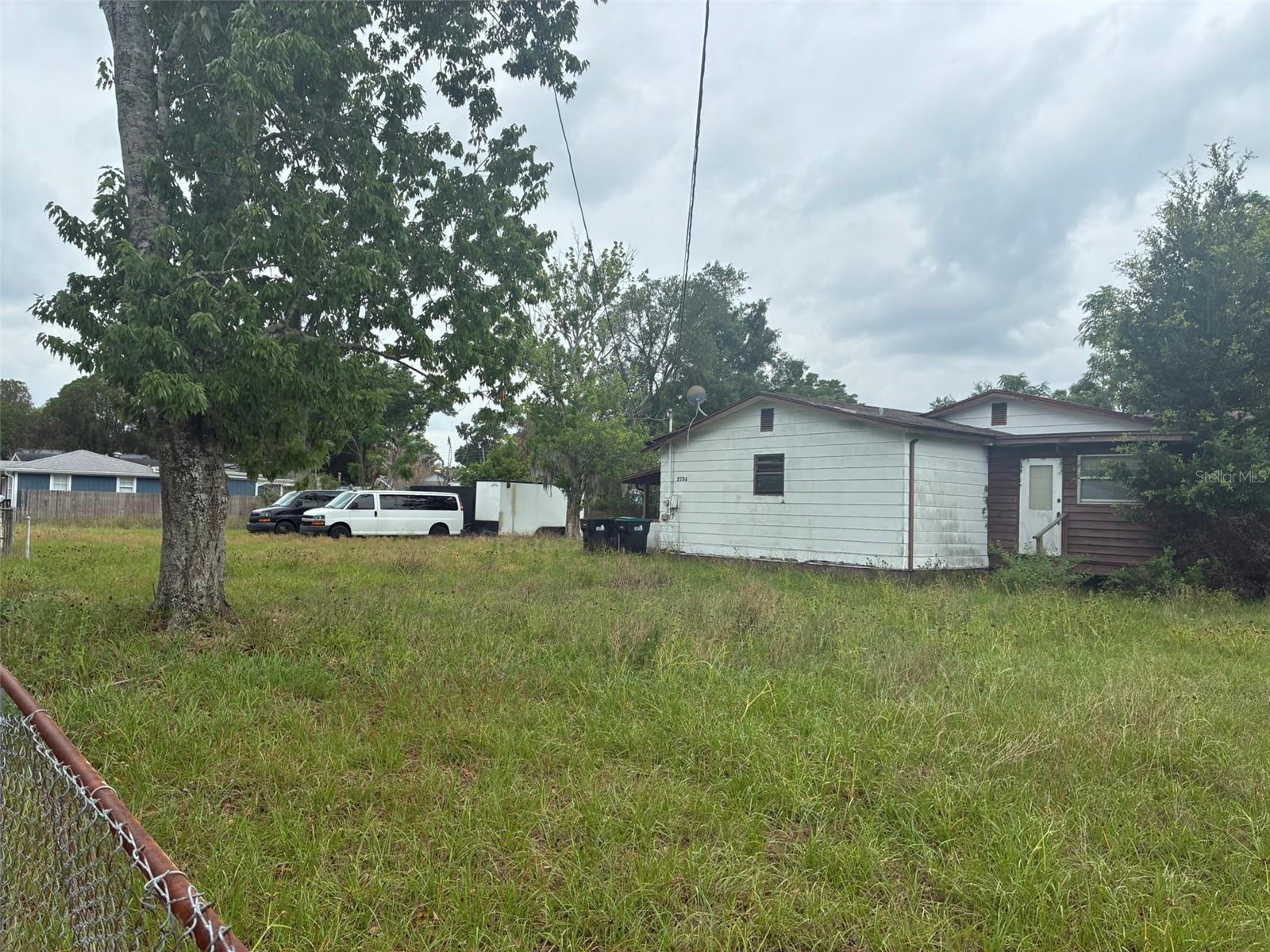2726 S Brown Ave Property Photo 5
