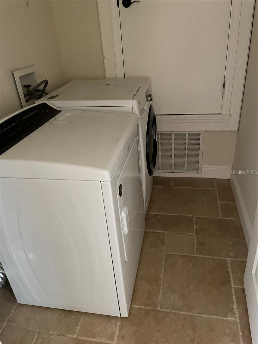 1415 Harmon Ave Property Photo 17