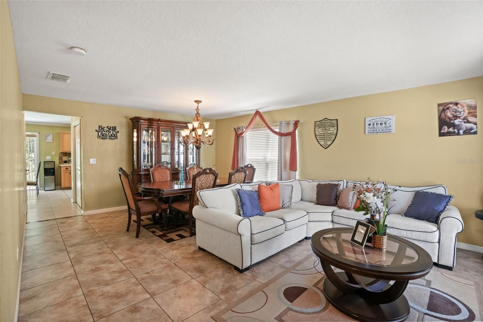 268 Tavestock Loop Property Photo 4