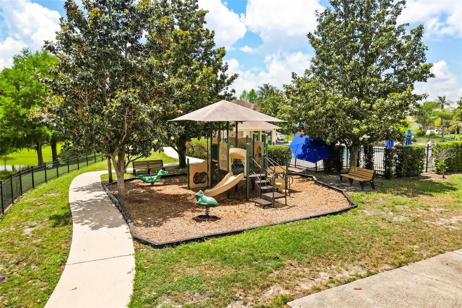 268 Tavestock Loop Property Photo 39
