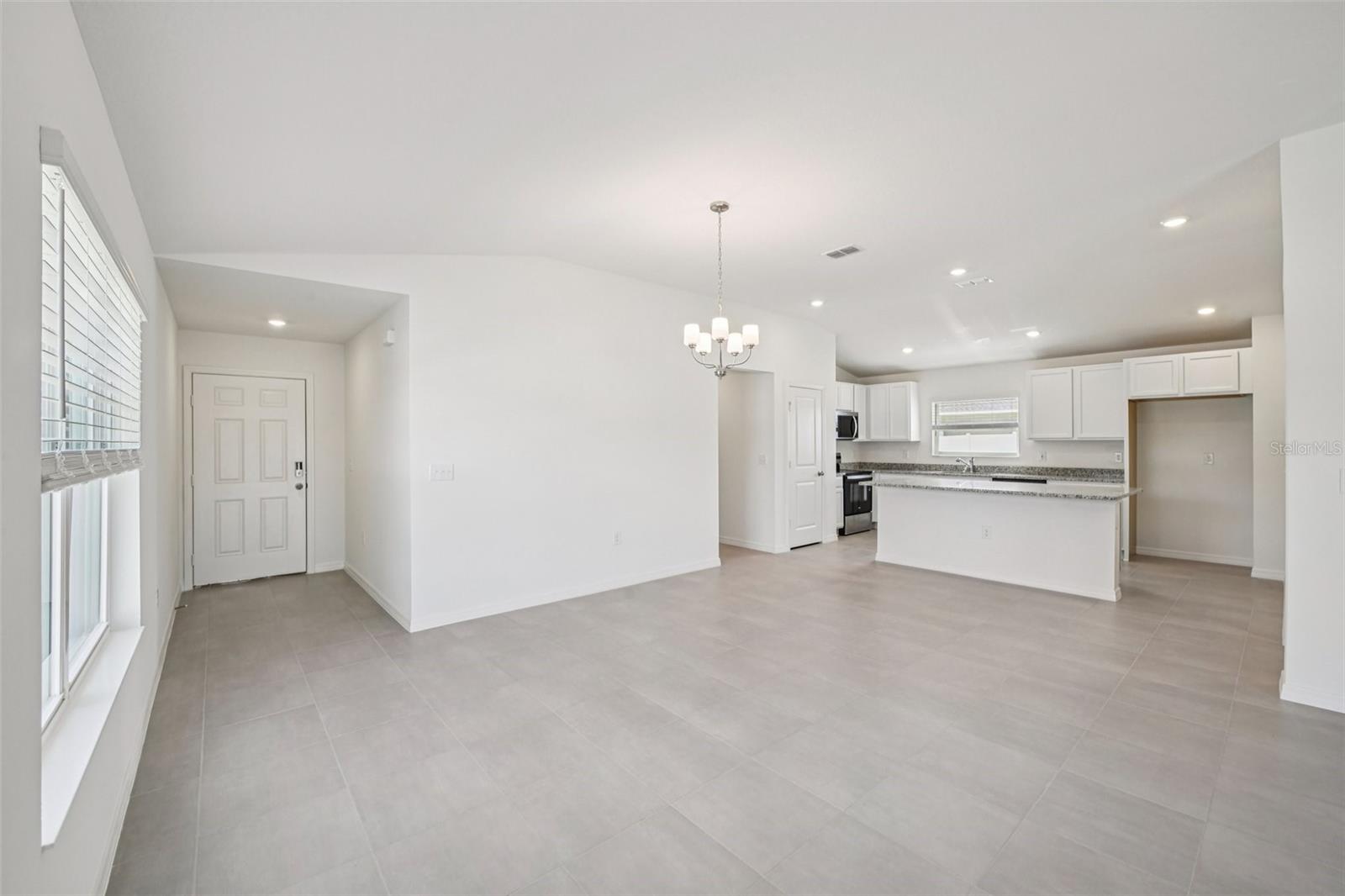 20404 Lavender Bloom Loop Property Photo 4