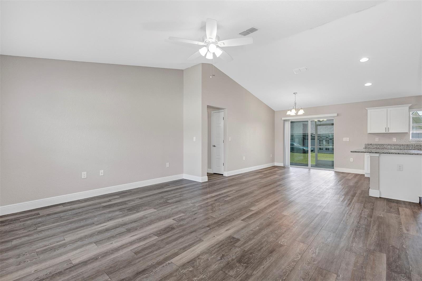 17 Cedar Tree Run Property Photo 8
