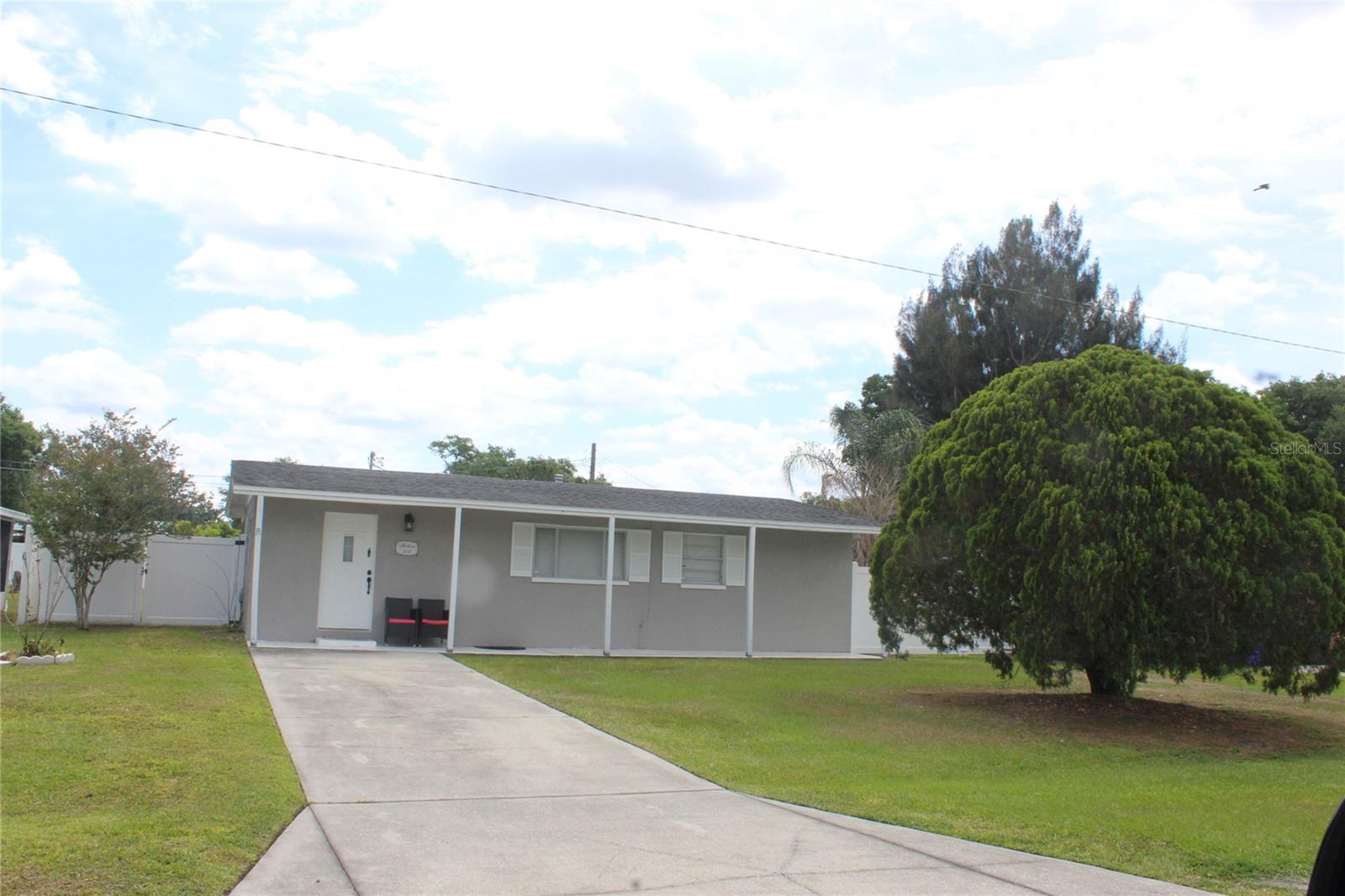 307 California Ave Property Photo 4