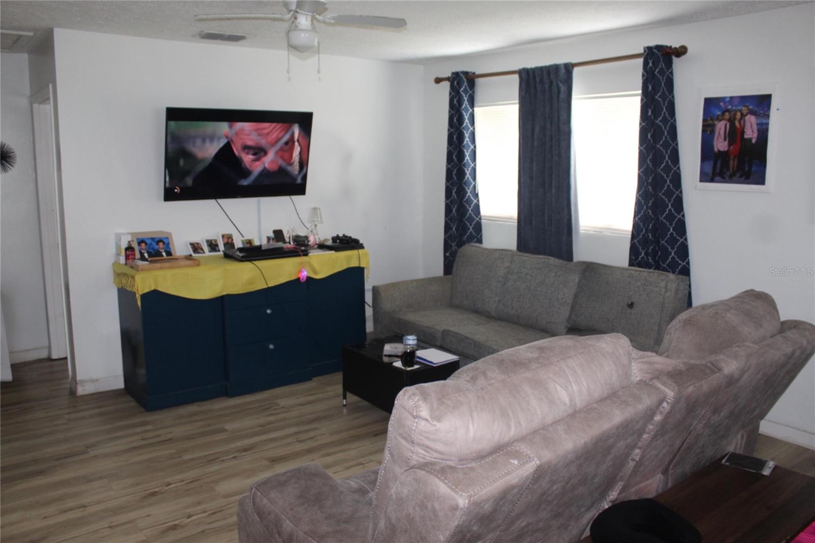 307 California Ave Property Photo 8