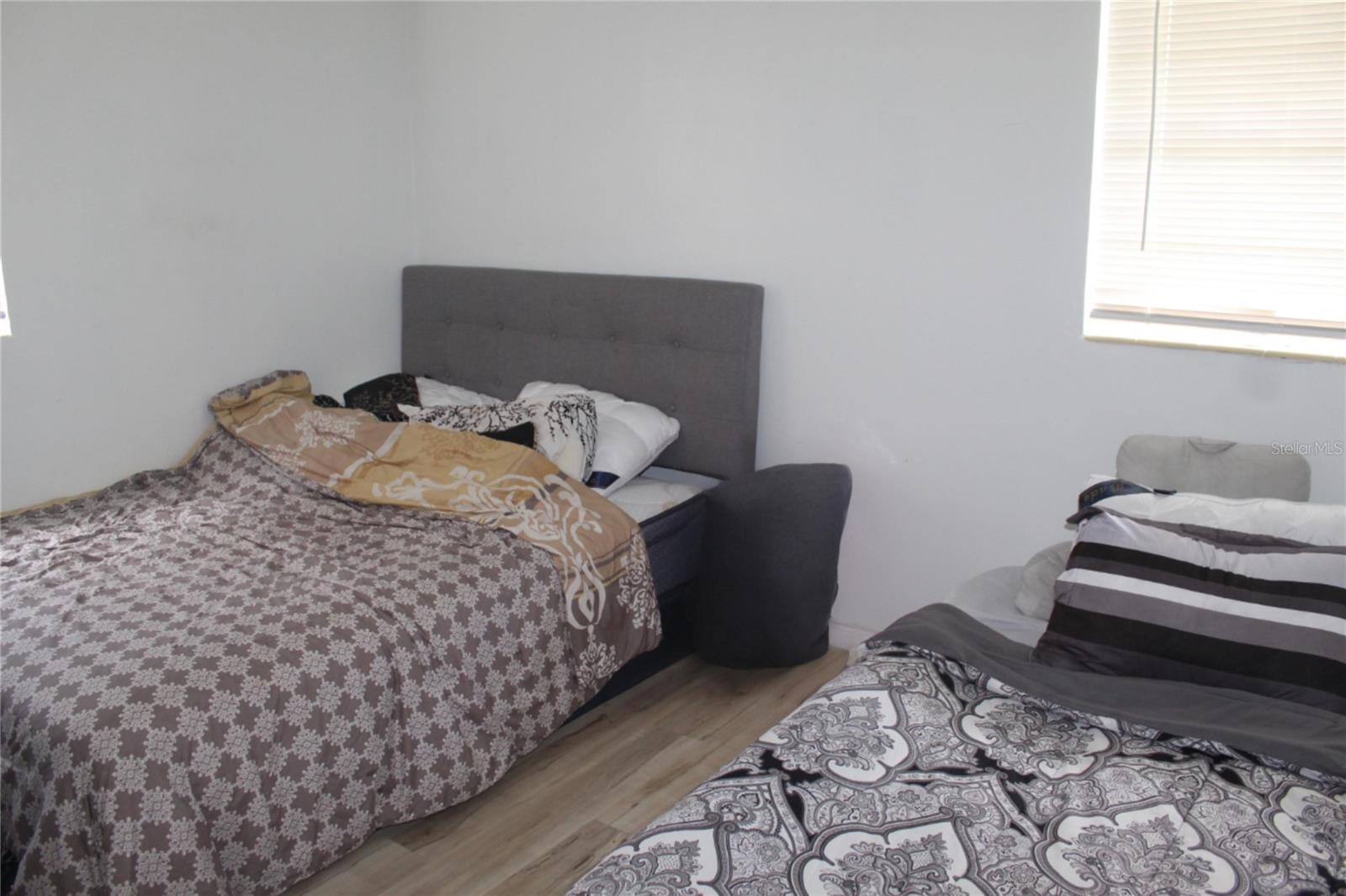 307 California Ave Property Photo 11