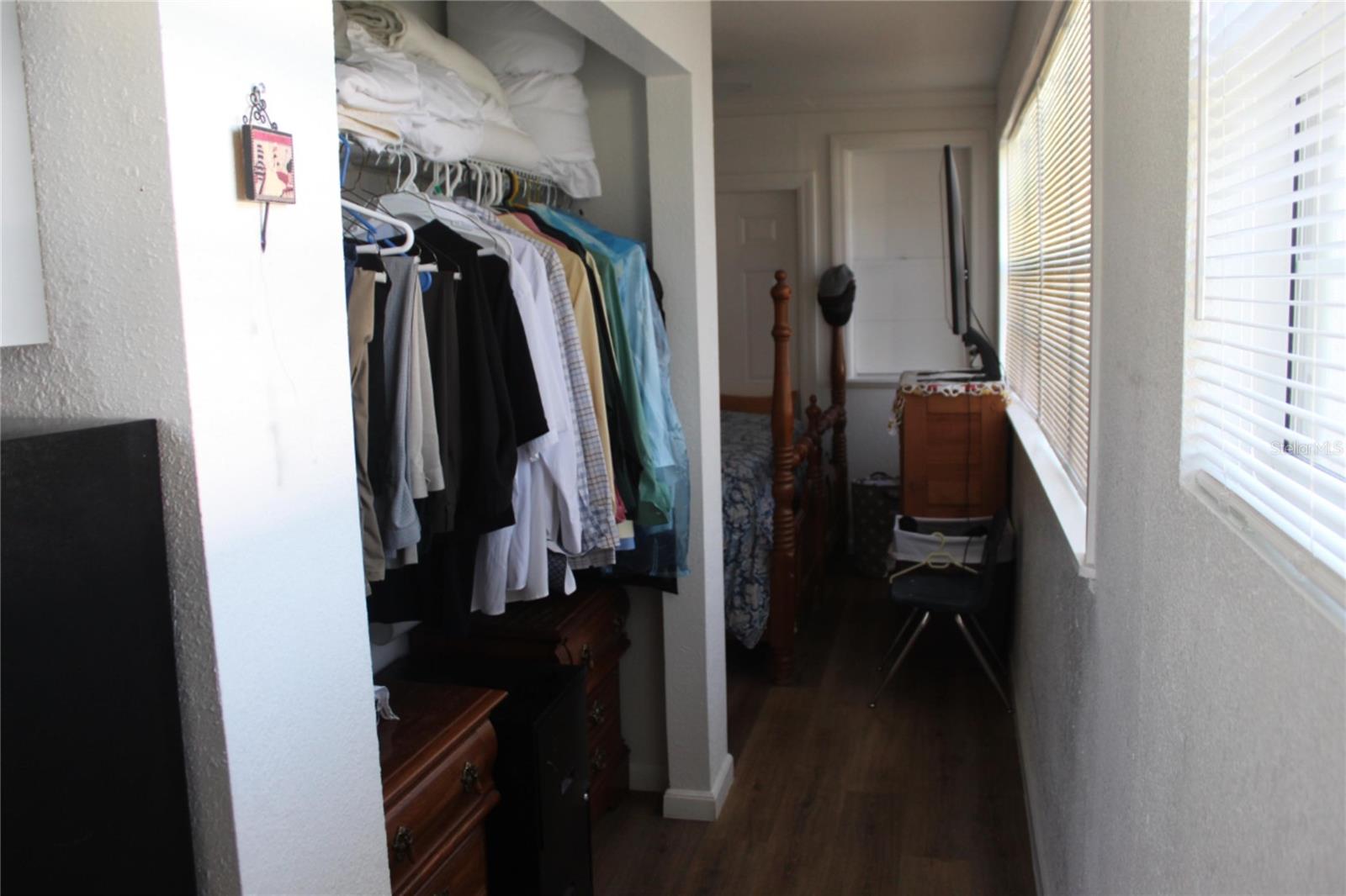 307 California Ave Property Photo 21