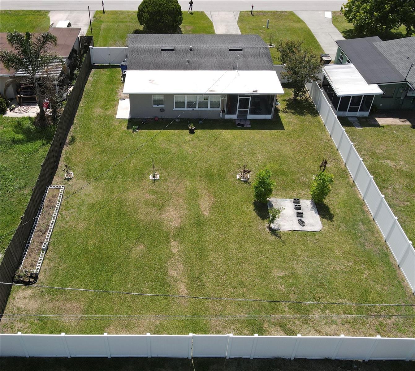 307 California Ave Property Photo 35