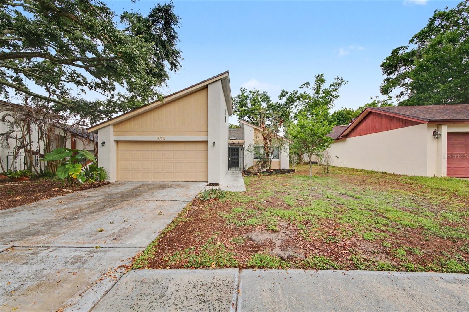 871 Beach Breeze Dr Property Photo 1