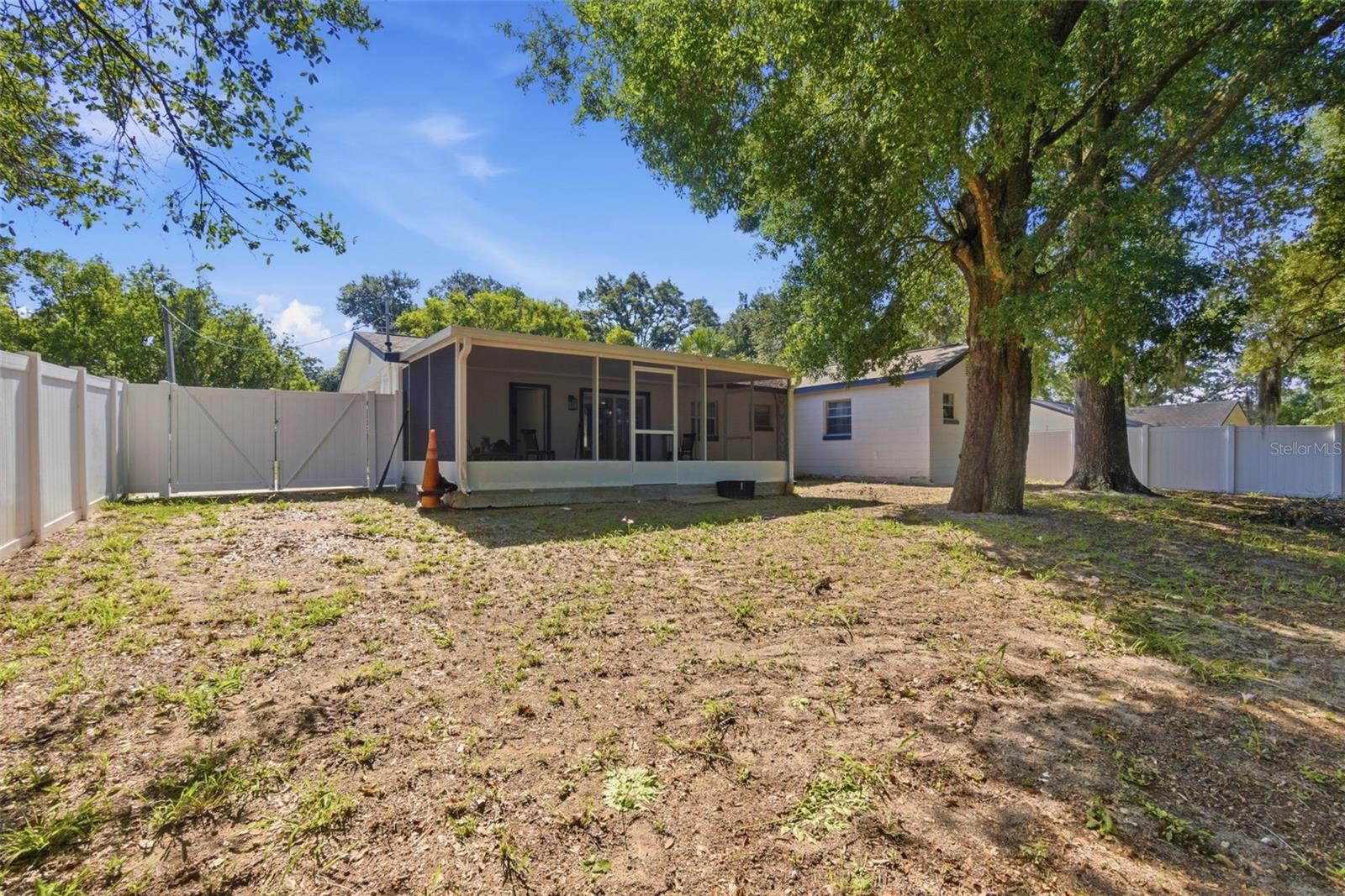 5450 Gaymar Dr Property Photo 8