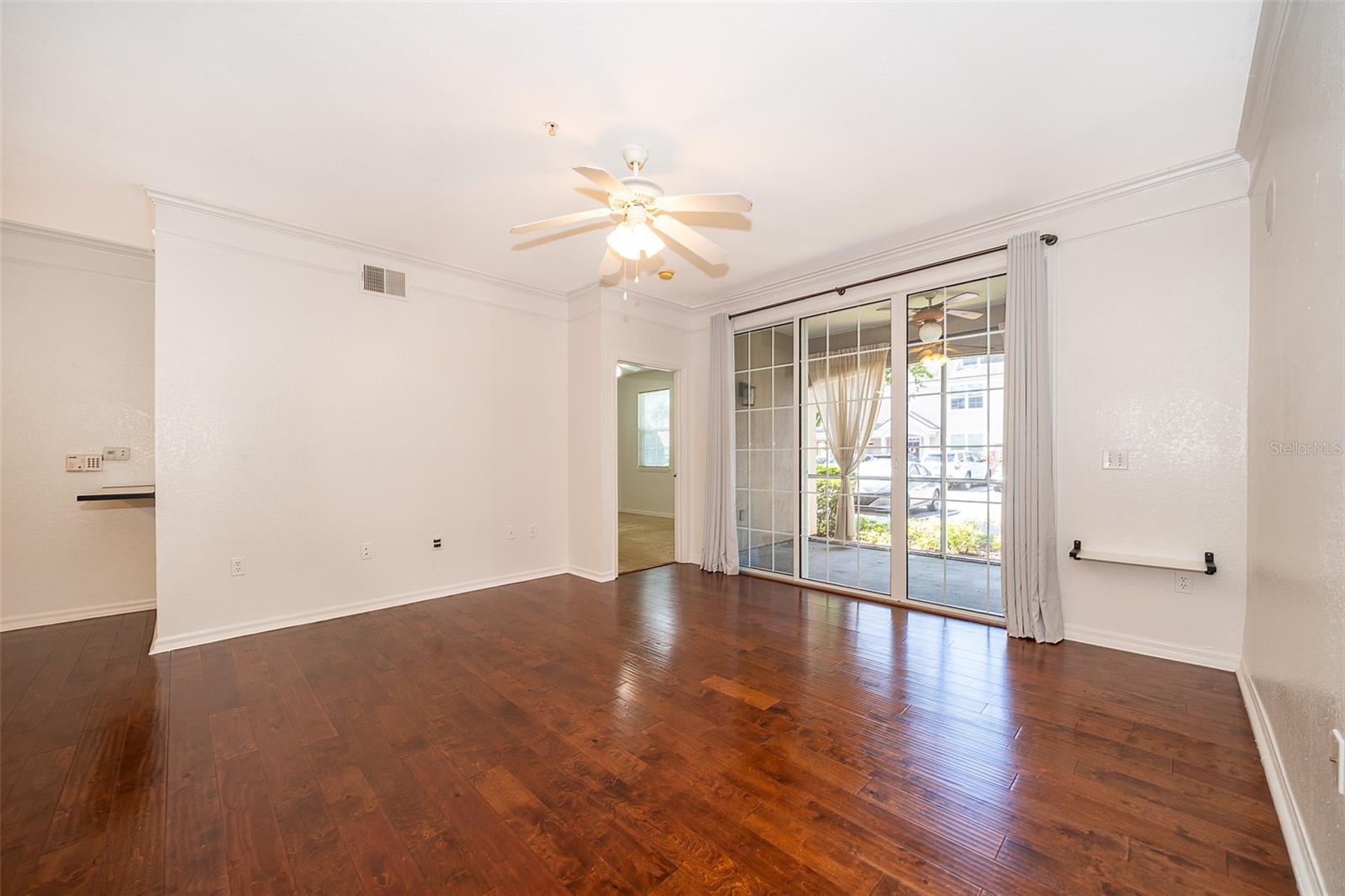 6663 Queens Borough Ave #101 Property Photo 4
