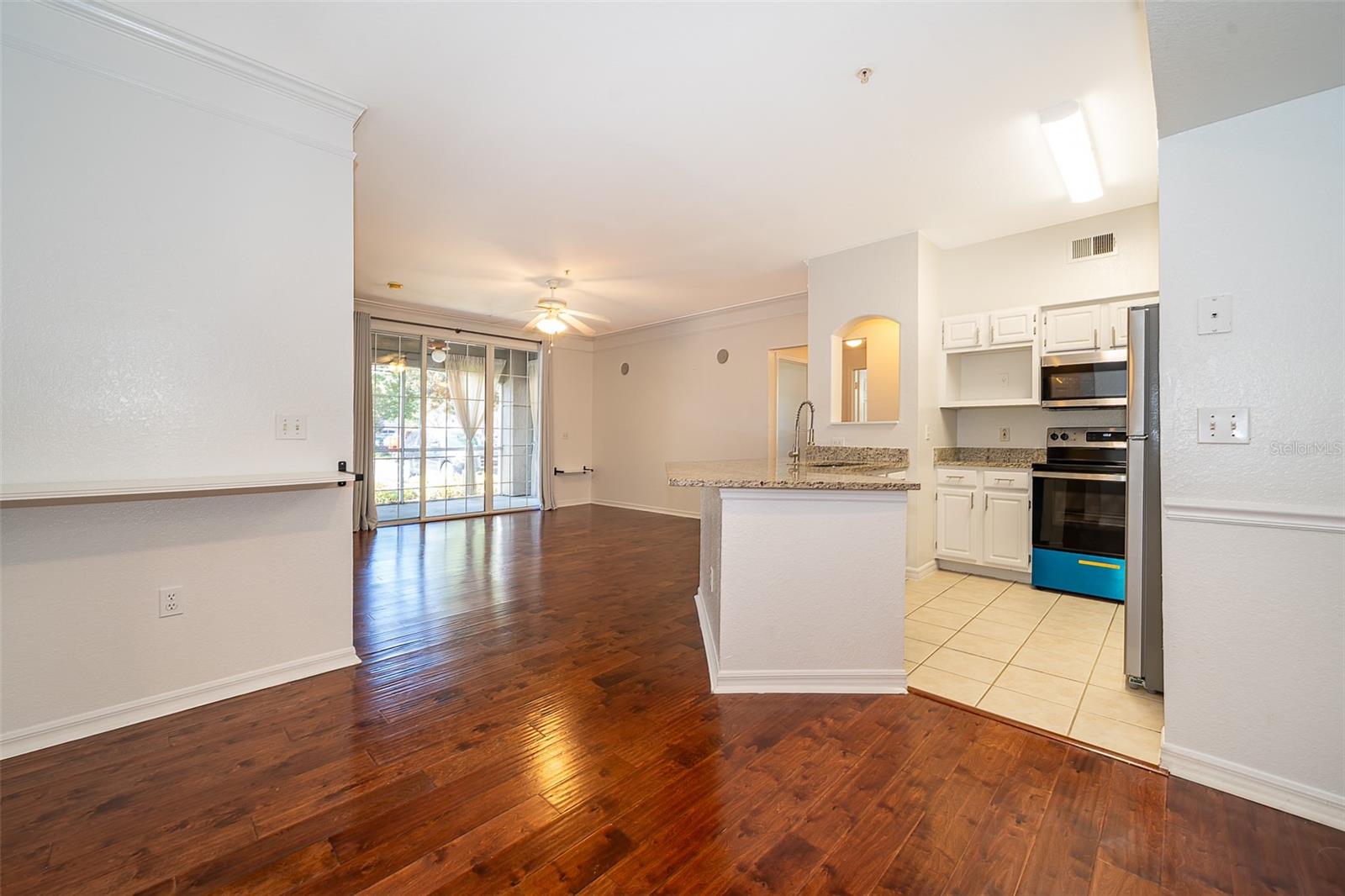 6663 Queens Borough Ave #101 Property Photo 7