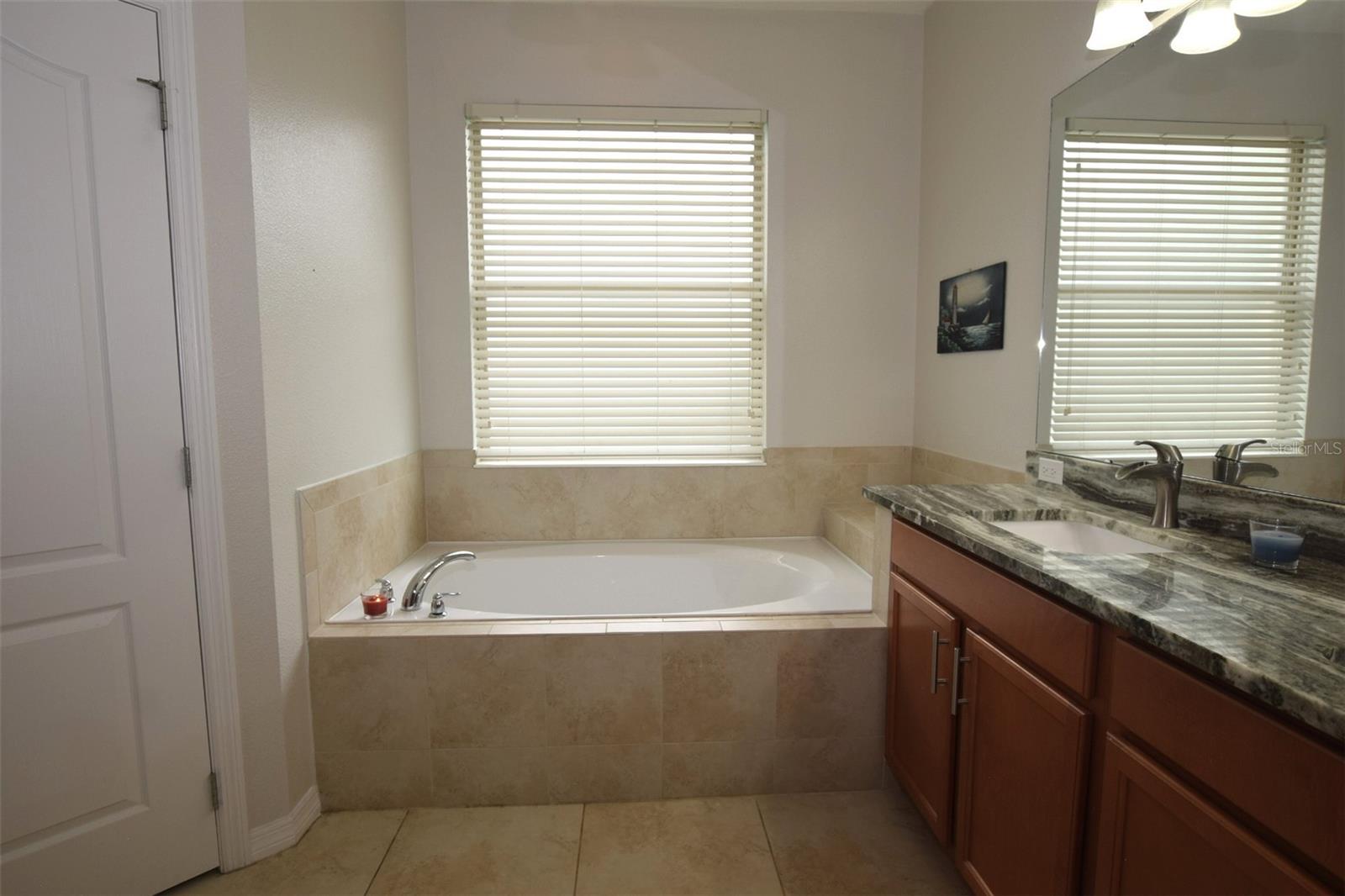 573 Kistler Cir Property Photo 6