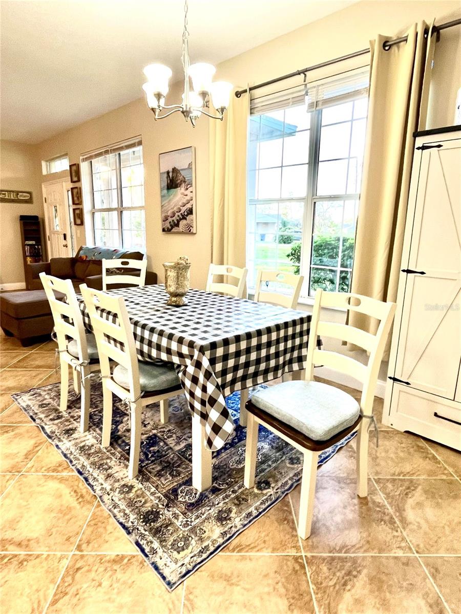 14 Squash Blossom Ct Property Photo 9