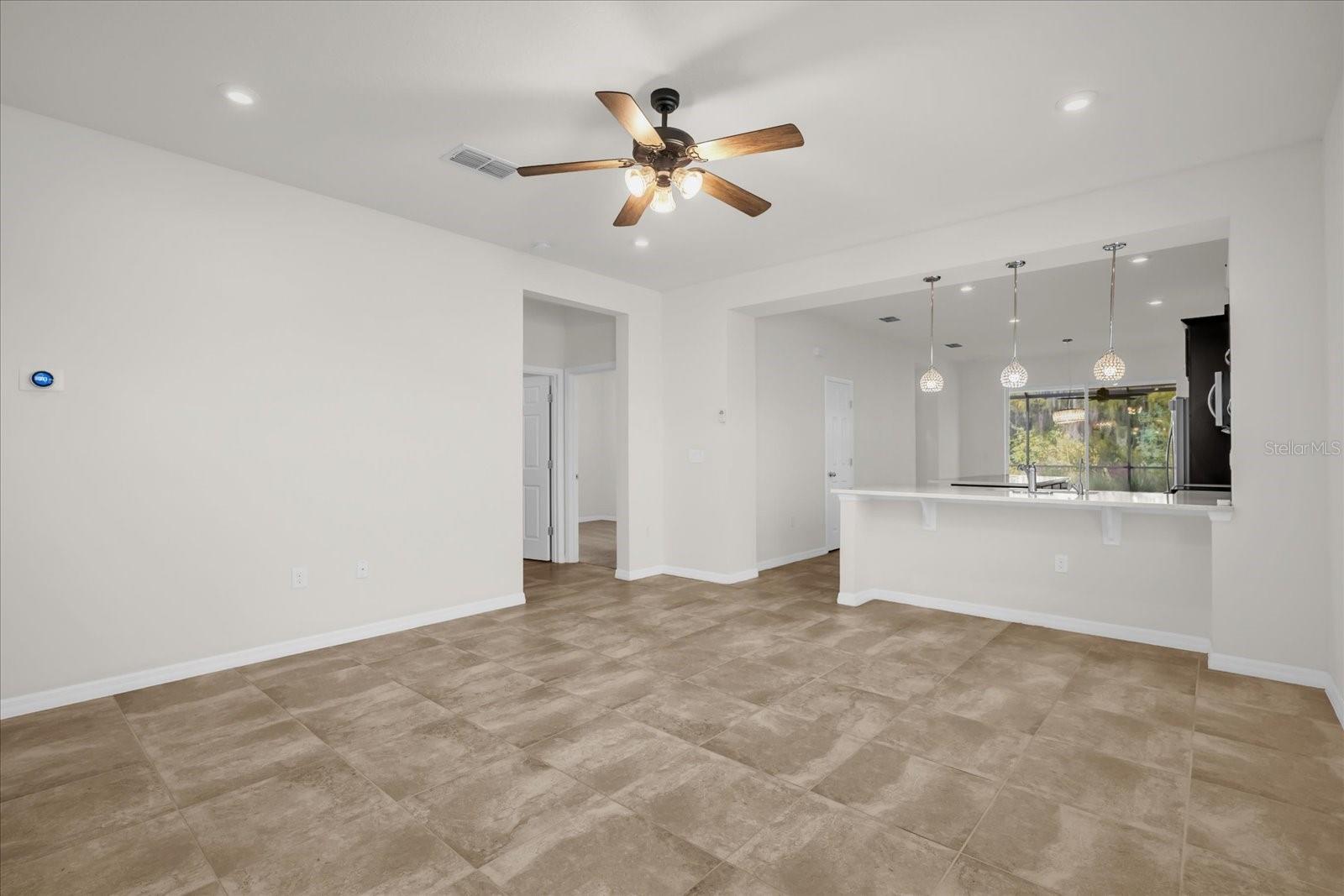 2444 Varenna Loop Property Photo 4