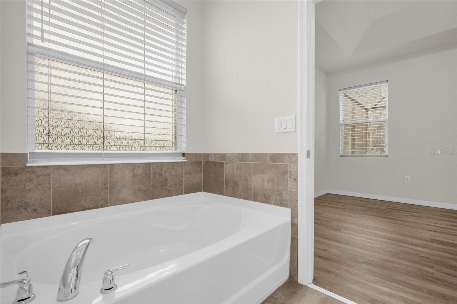 2444 Varenna Loop Property Photo 13