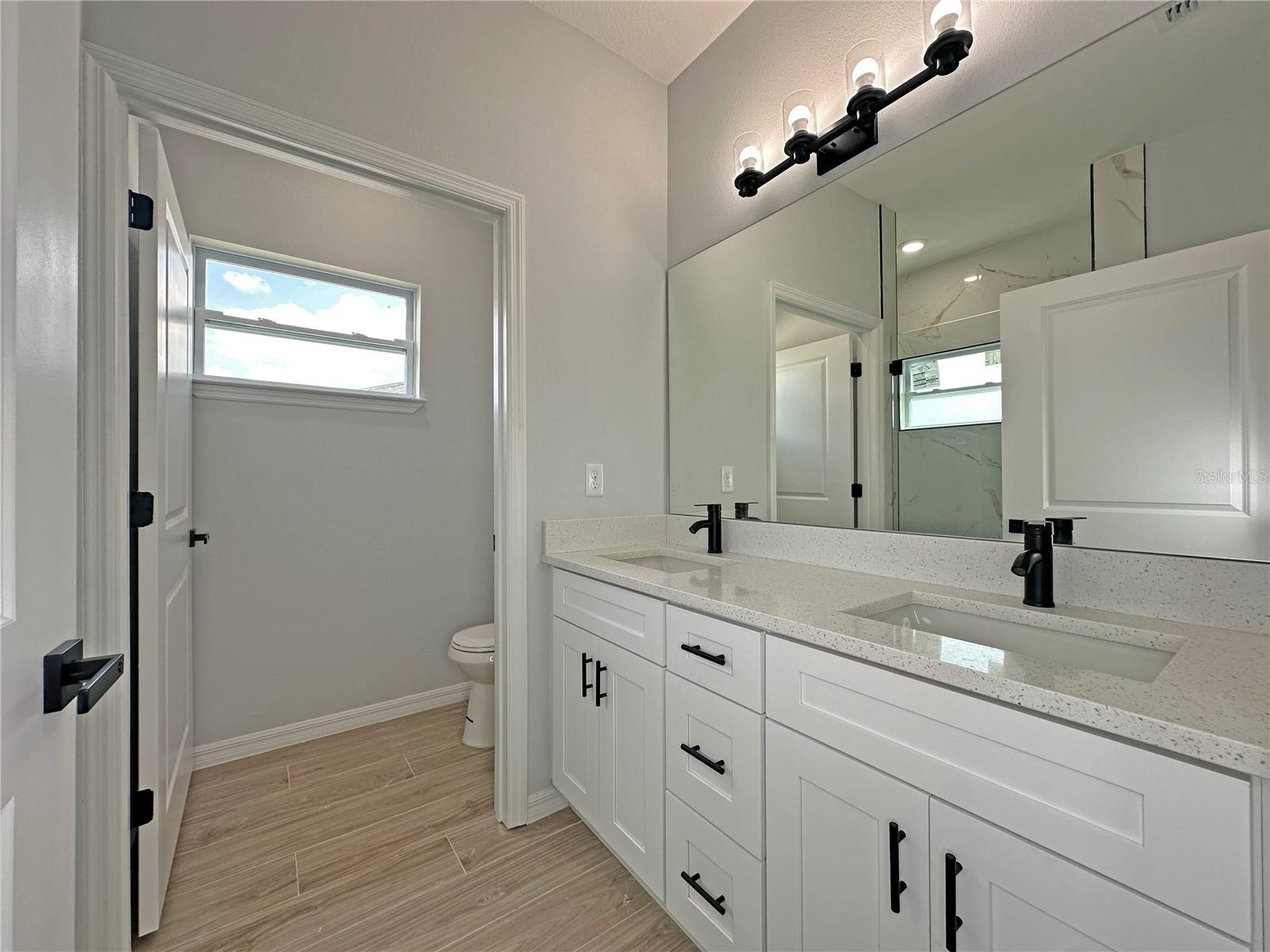 13558 Jeronimo Ln Property Photo 15