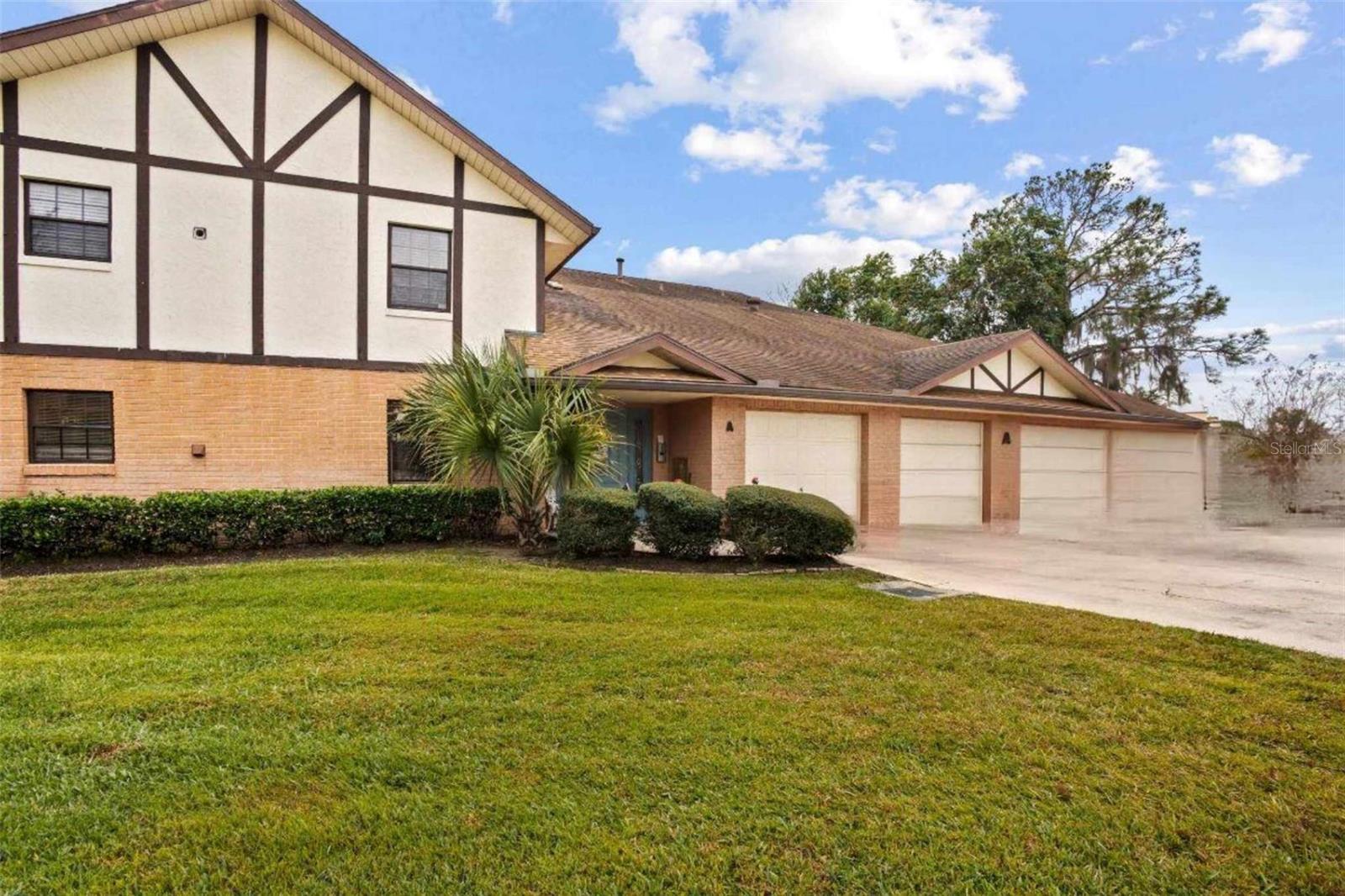 100 E OAK TERRACE DR #A2 Property Photo 1