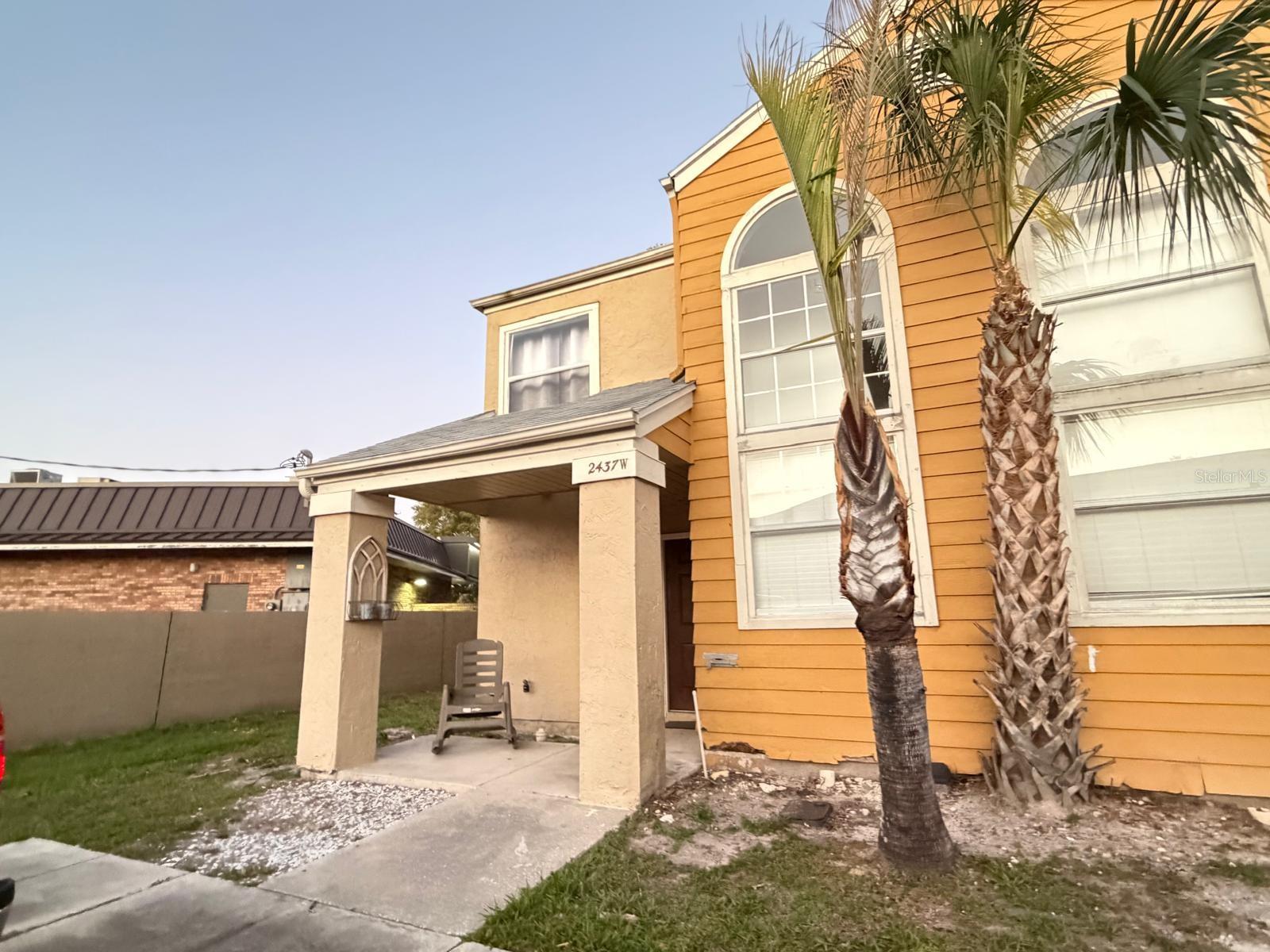 O6407744 Property Photo 2