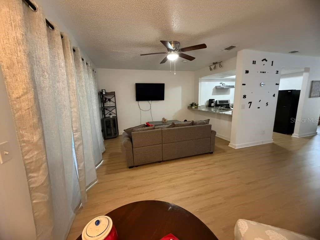 O6407744 Property Photo 5