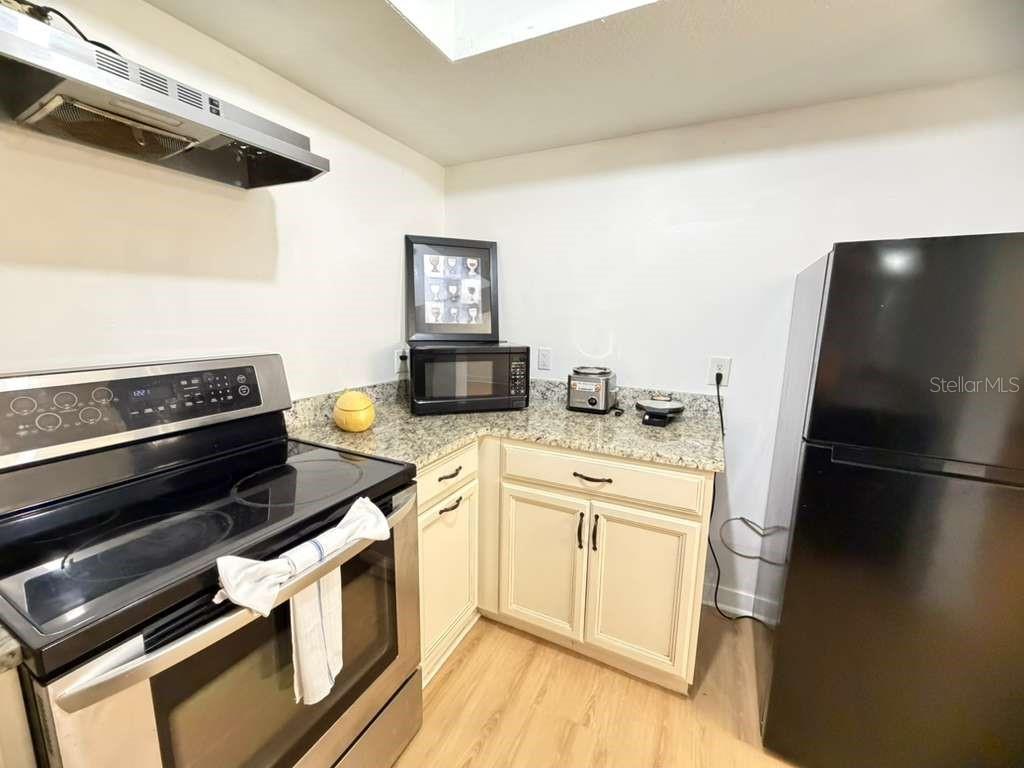 O6407744 Property Photo 11