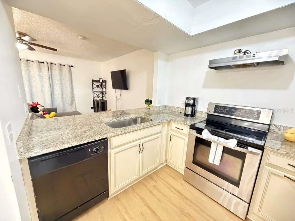 O6407744 Property Photo 13