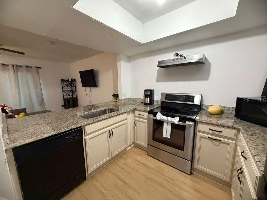O6407744 Property Photo 14