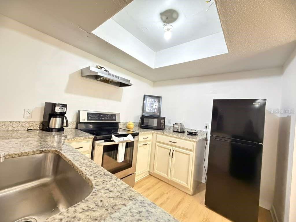 O6407744 Property Photo 15