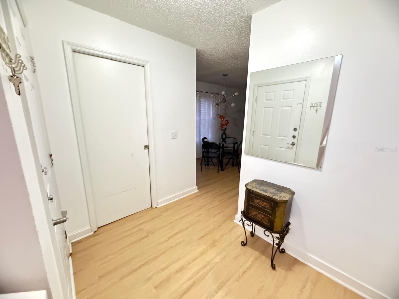 O6407744 Property Photo 16