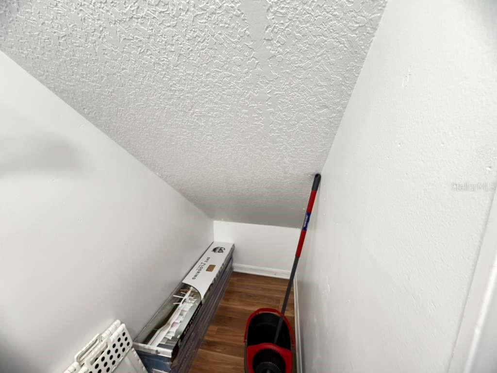 O6407744 Property Photo 17