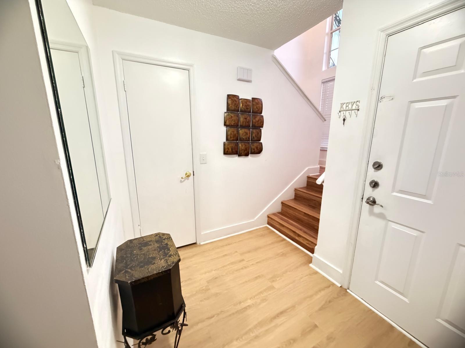 O6407744 Property Photo 18