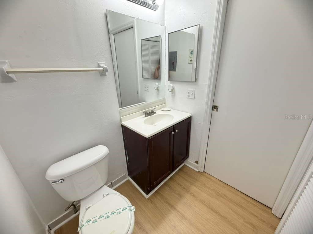 O6407744 Property Photo 31