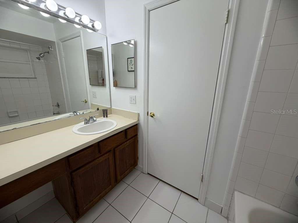 O6407744 Property Photo 33