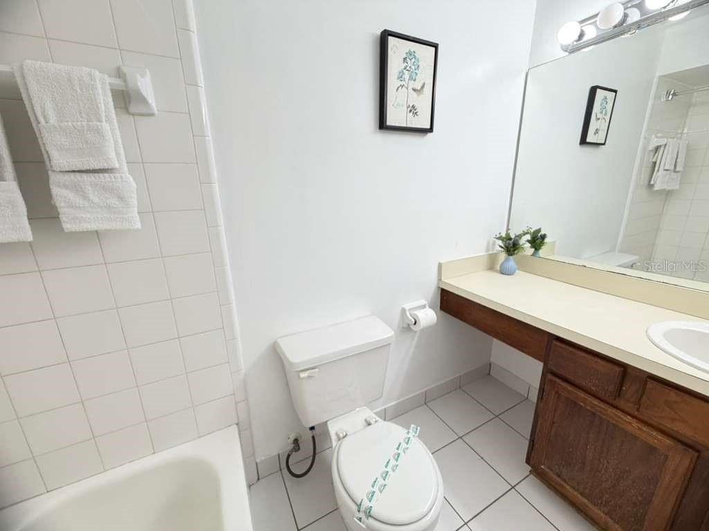 O6407744 Property Photo 35
