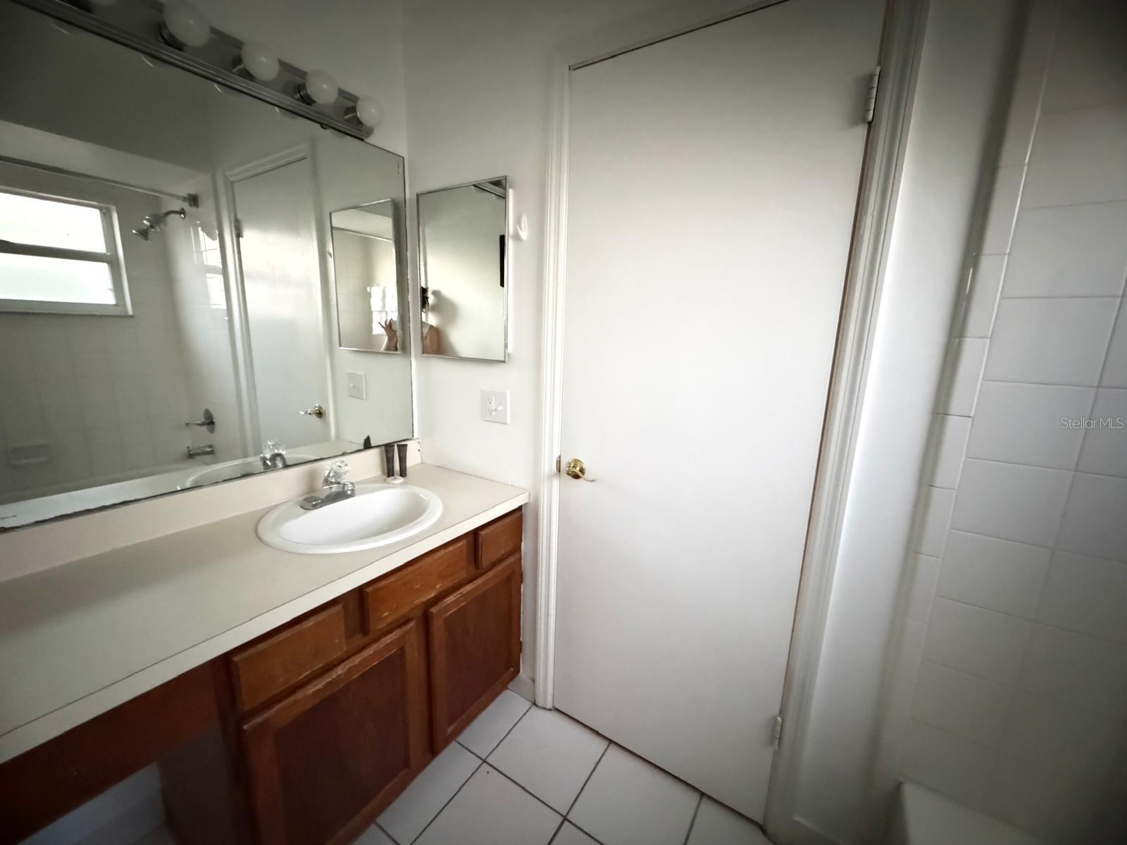O6407744 Property Photo 40