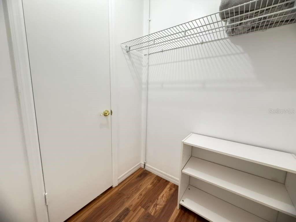 O6407744 Property Photo 41