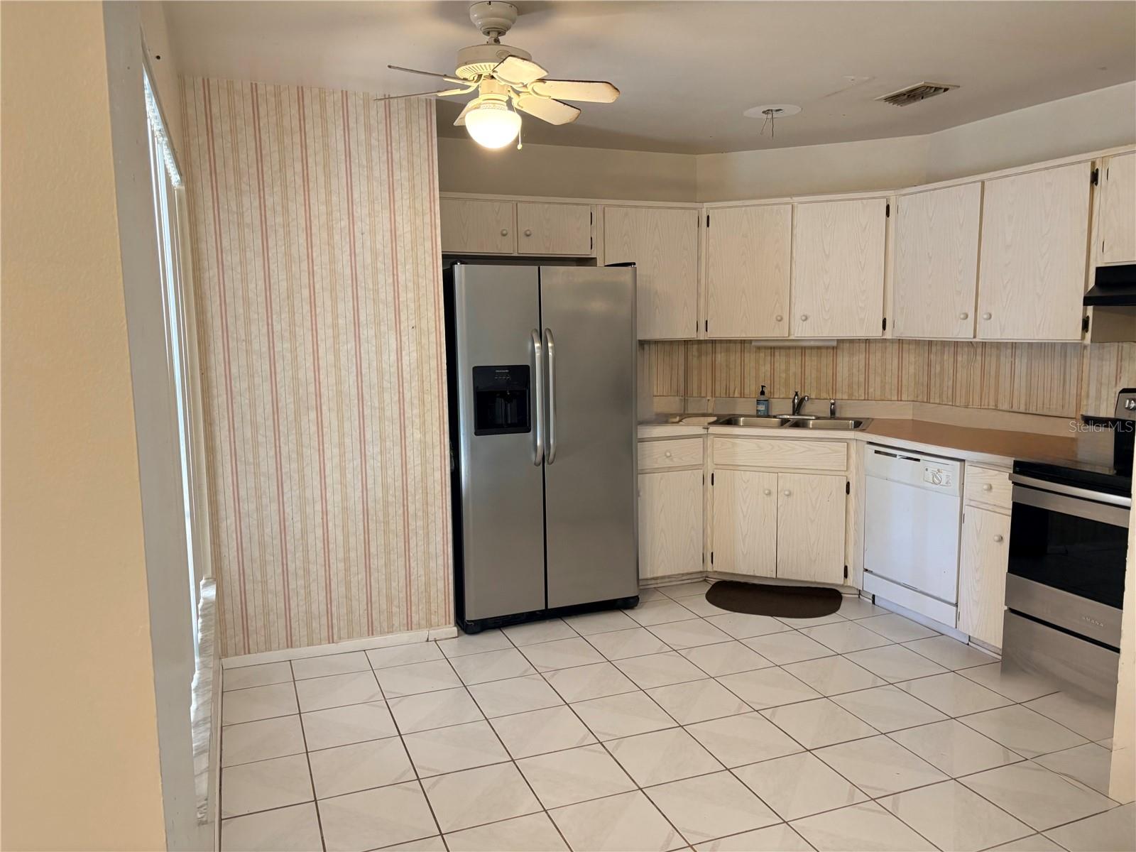1105 Indian Ridge Trl E Property Photo 6