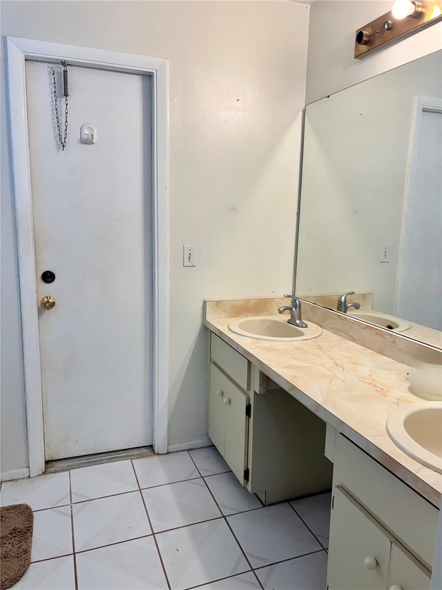 1105 Indian Ridge Trl E Property Photo 15