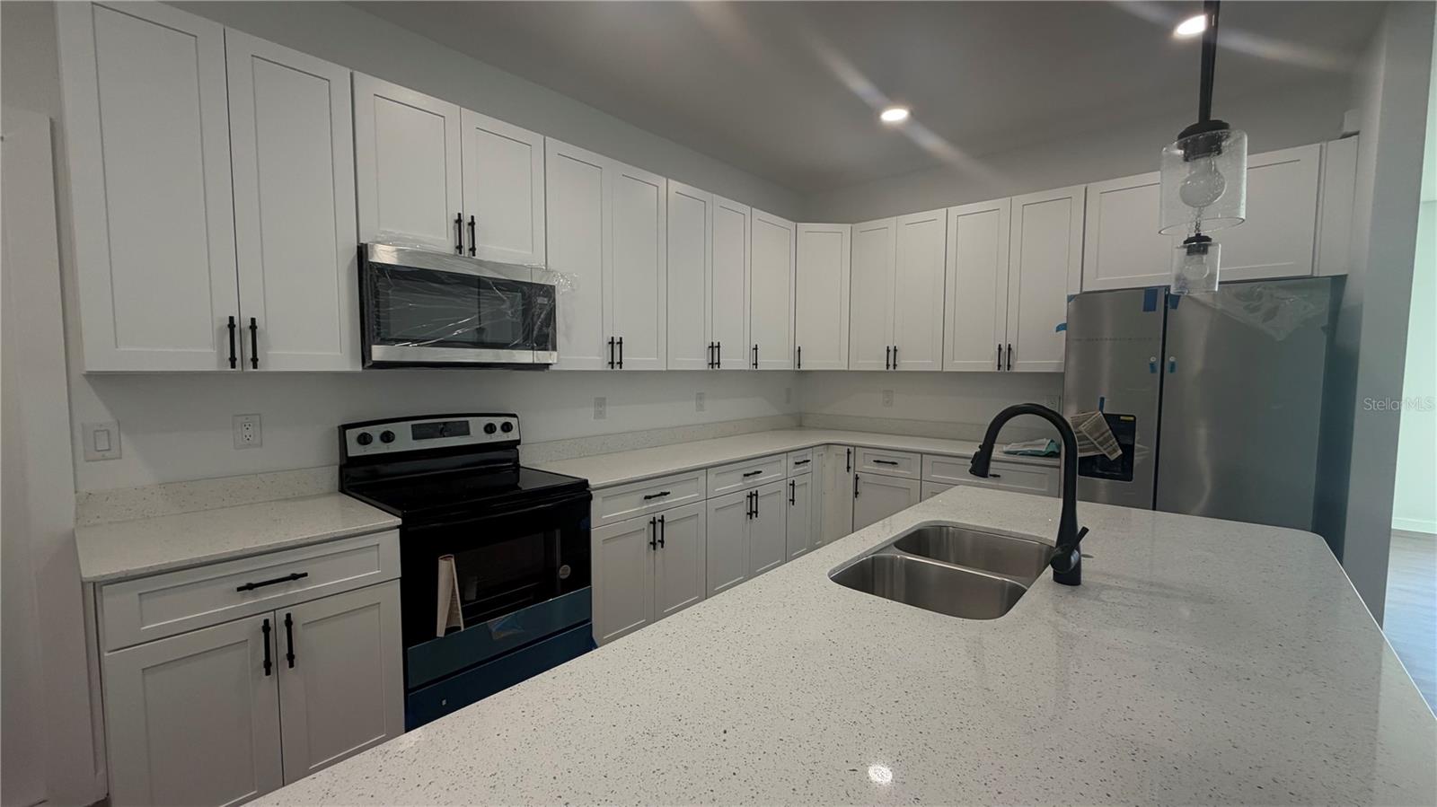 319 Spaulding St Property Photo 4