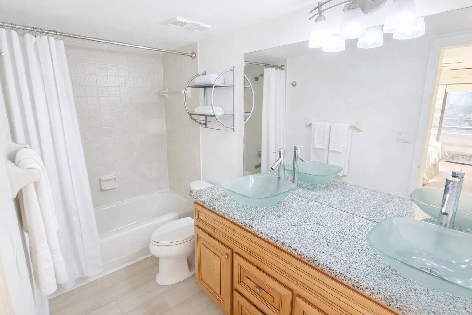 106 1st St E #215 Property Photo 34