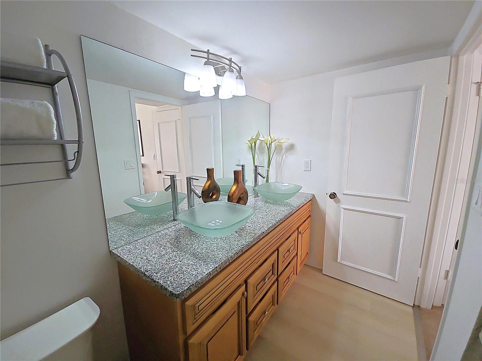 106 1st St E #215 Property Photo 35