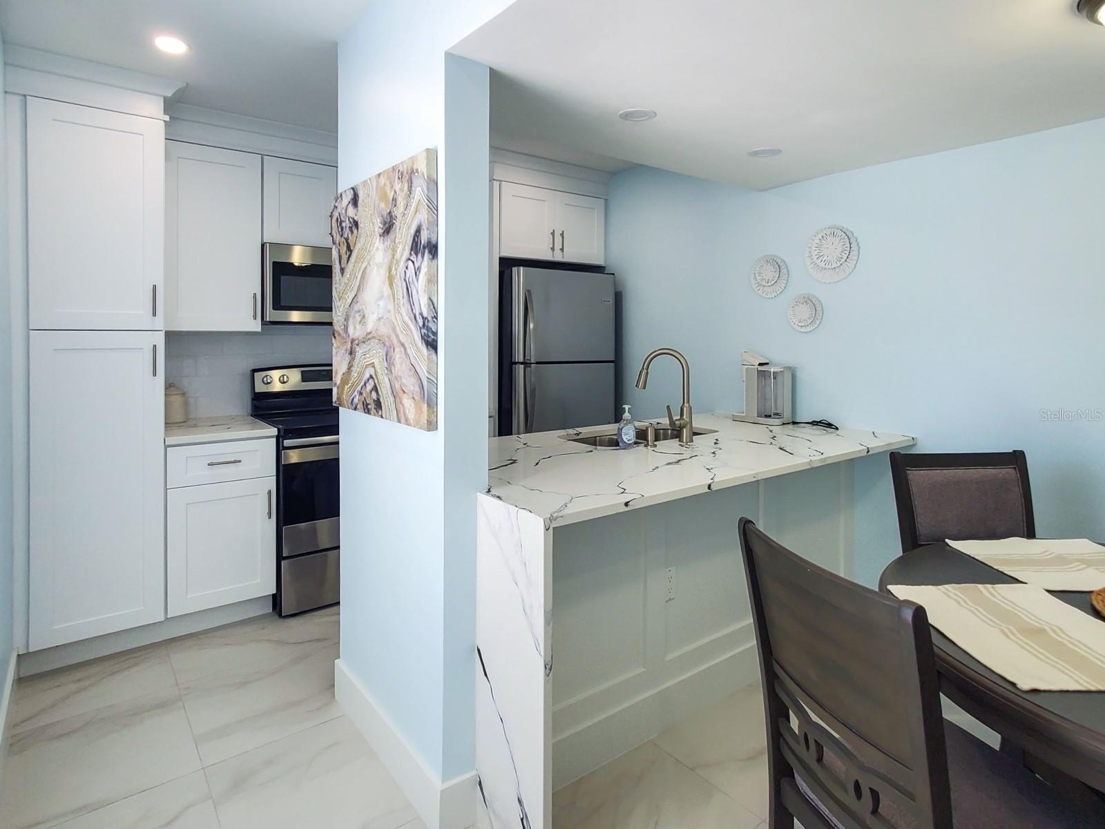 215 Medallion Blvd #g Property Photo 8