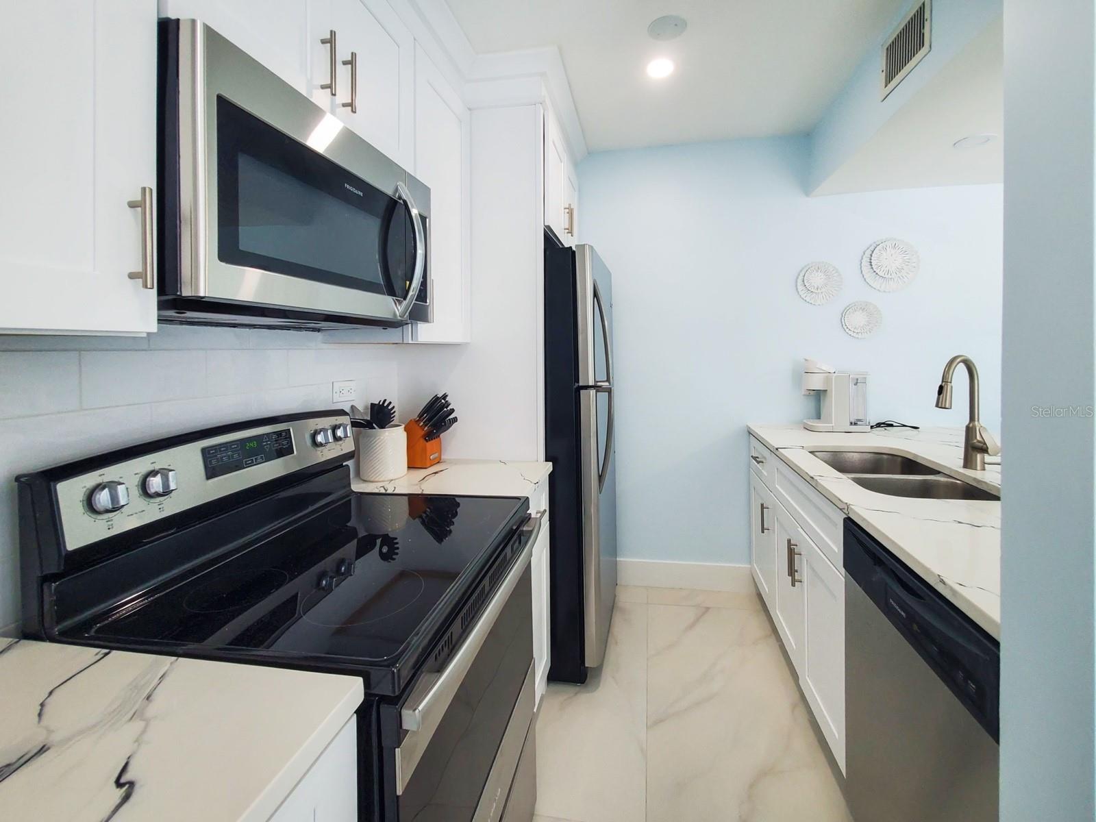 215 Medallion Blvd #g Property Photo 9