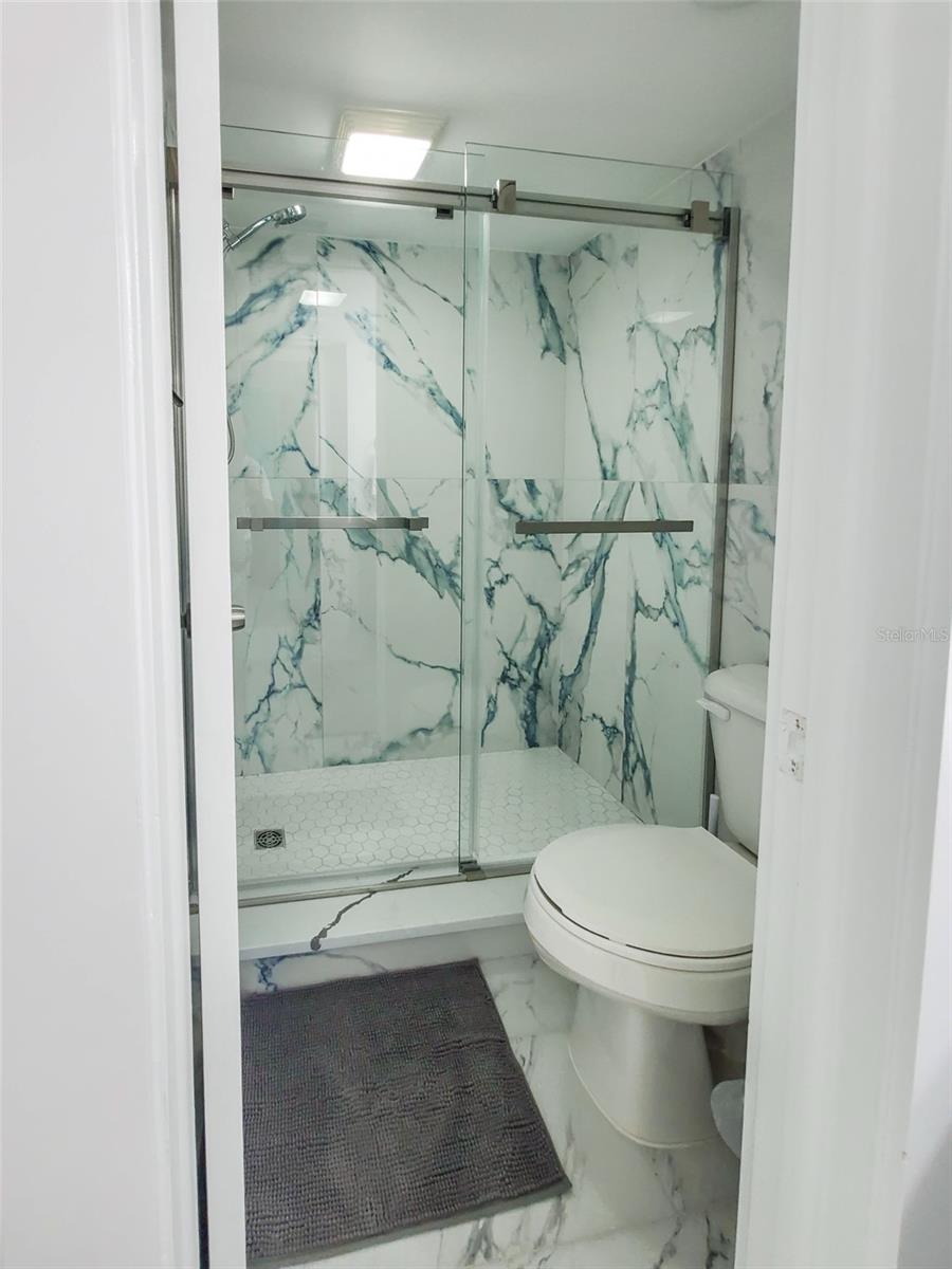 215 Medallion Blvd #g Property Photo 17